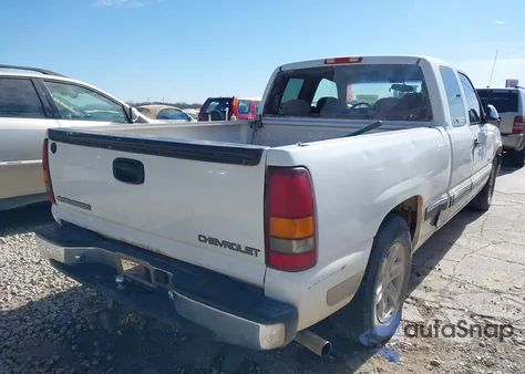 2000 Chevrolet Silverado 1500 Ls z USA, uszkodzony, nr VIN 1GCEC19T0YZ117357